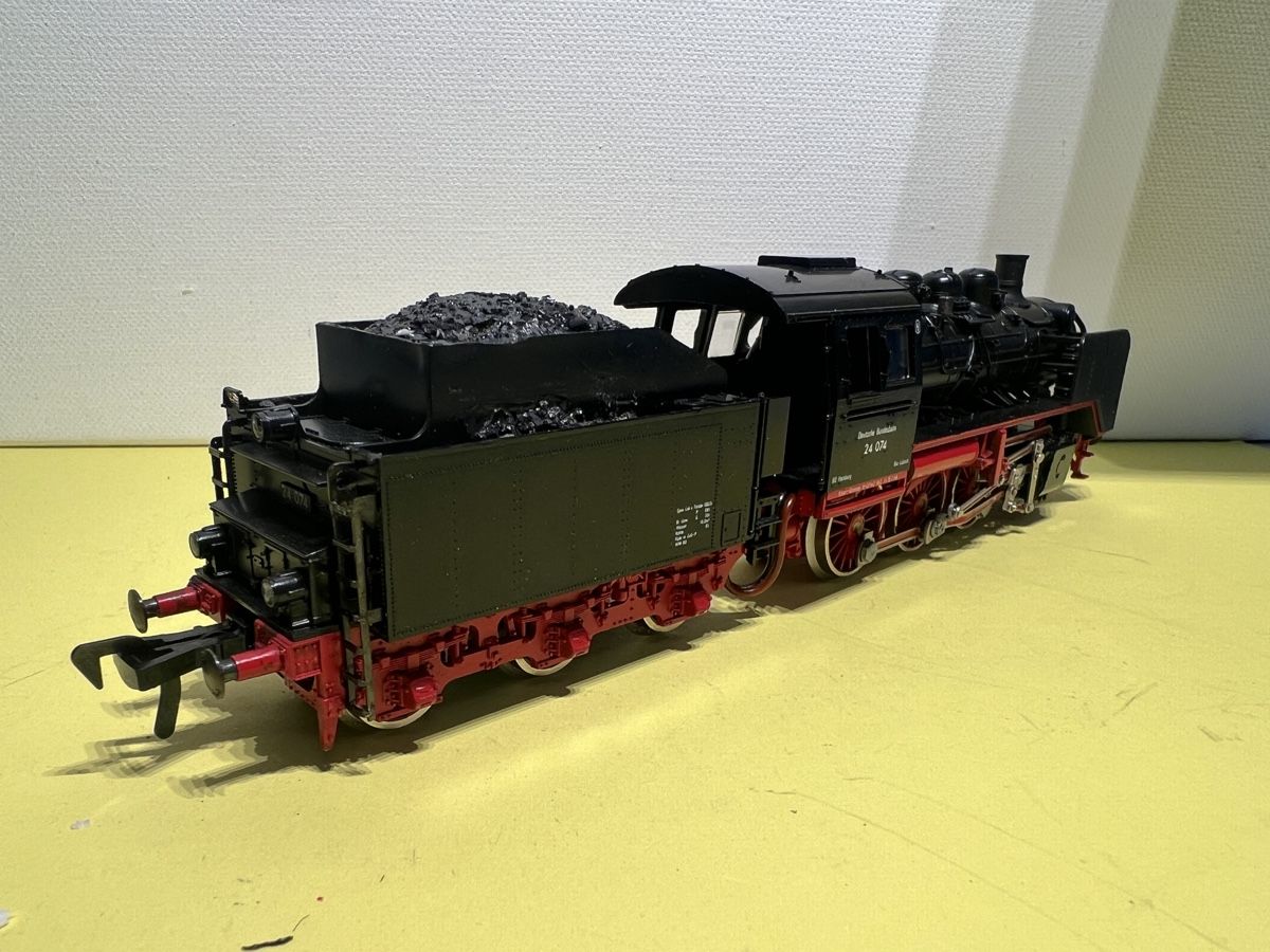 Fleischmann Trains électriques: Fleischmann BR24 Dampflok, 2.Wahl – Défectueux à Weinfelden par Kammerflimmern 6