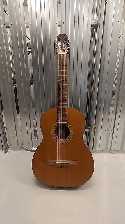 Strumenti musicali: Chitarra classica Cort AC 15 NAT – Usato da Riva San Vitale venduto da GiginXspinx