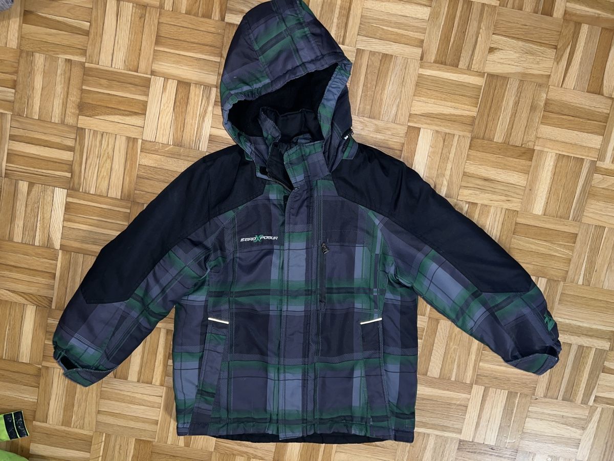 Lotti & Set di vestiti: Jacken-Set Junge, Grösse 128 – Usato da Zuchwil venduto da Commander0 2