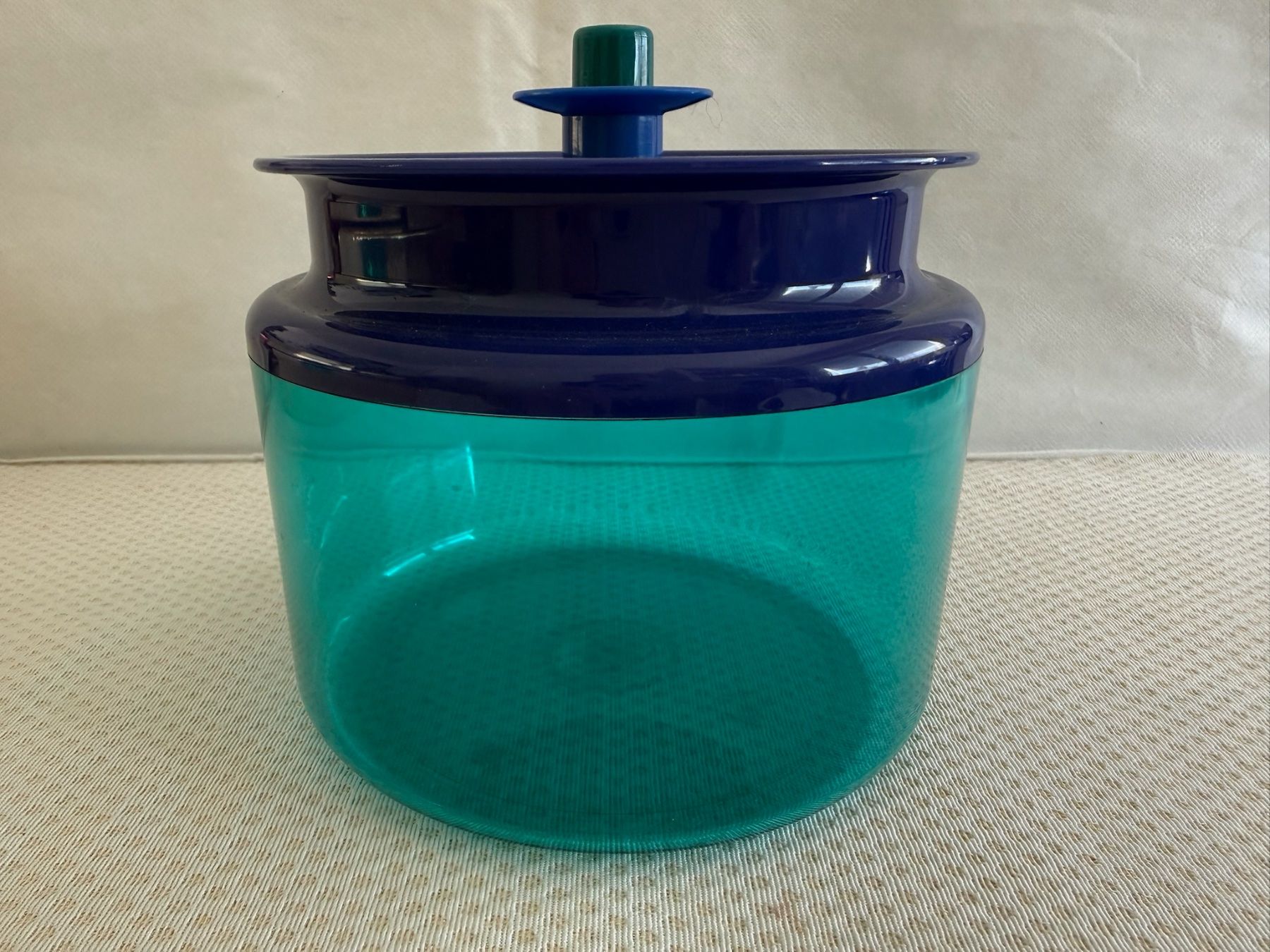 Tupperware Behälter & Ähnliches: Tupperware - boîte - 1,2L – Gebraucht aus Sion von accroshoes 1