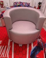 Fauteuil élégant gris clair
