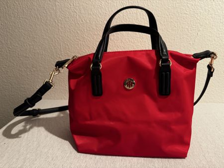 Tommy Hilfiger Handtasche, rot, neuwertig für den Sommer