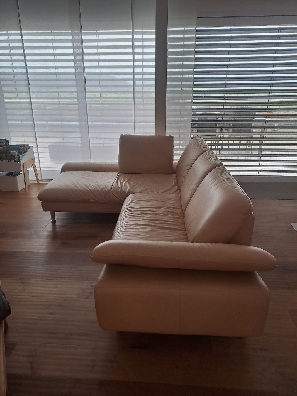 Sofas: Echtleder Polstergarnitur, Ecksofa bege – Gebraucht aus Wauwil von iseli01