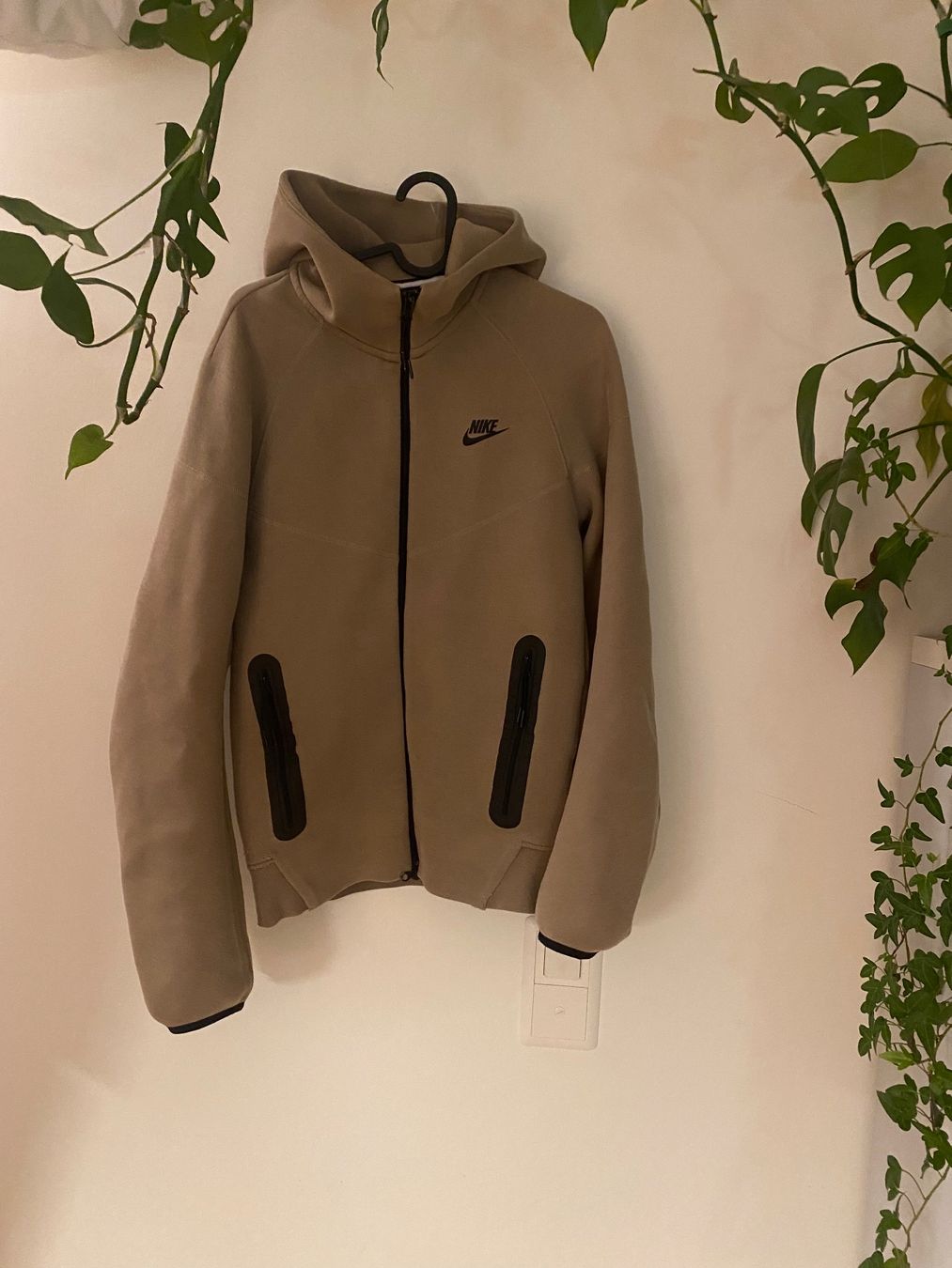Nike Giacche: Nike Tech Fleece Jacke Beige XS – Usato da Zürich venduto da sherilha