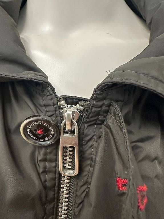 Bugatti Giacche: Bugatti Freizeitjacke aus Nylon im Casual-Stil – Usato da Obernau venduto da Arche_Noah_Brocki 4