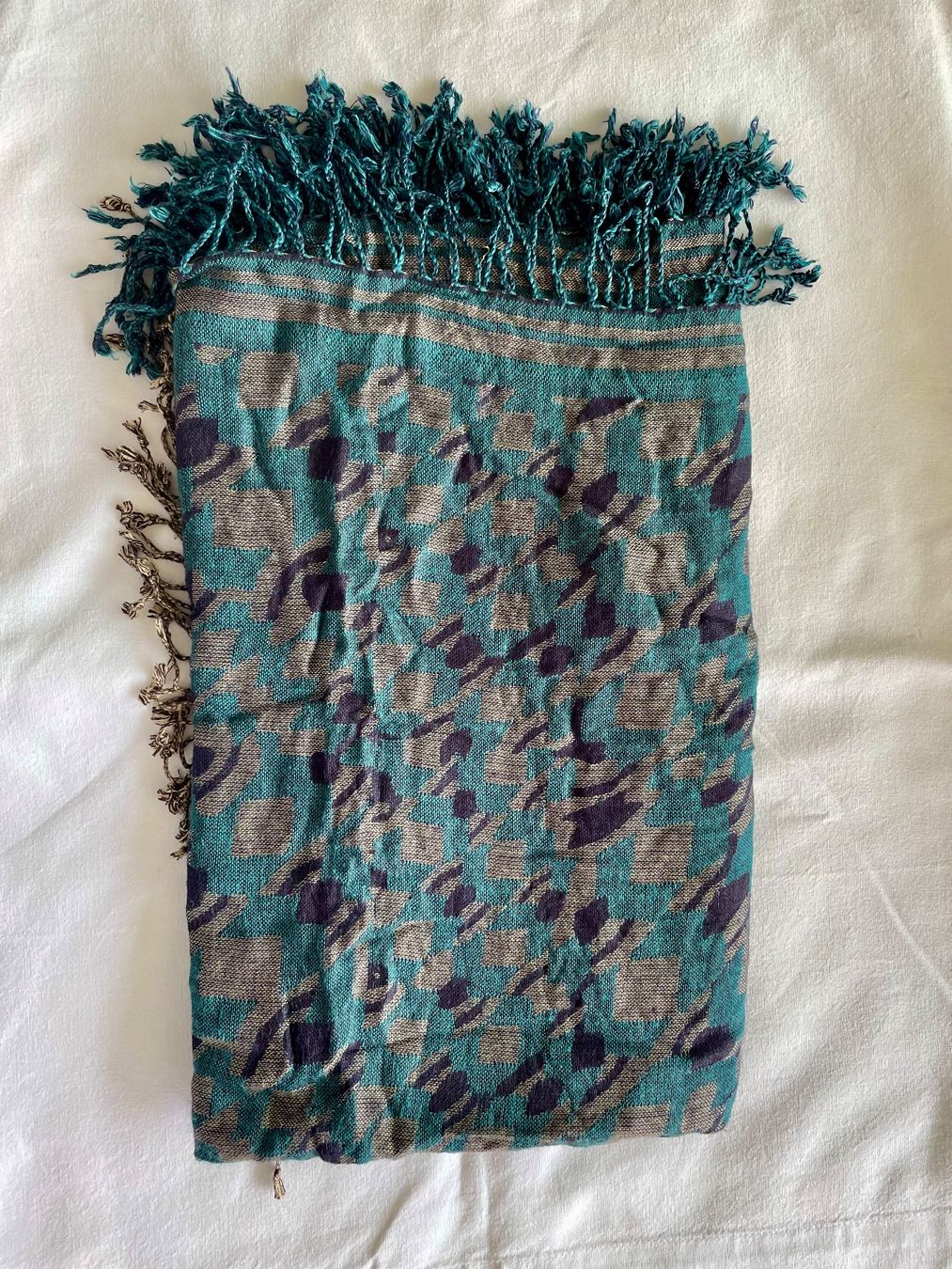 Foulard & Sciarpe: Schöner, großer Schal – Usato da Zug venduto da mon_8wg6