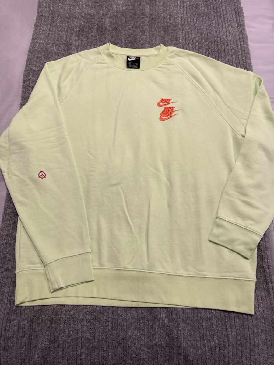 Nike Pullover & Sweatshirts: Pull Nike XL Edition Ville, Vert Tendance Printemps 51 – Neu (gemäss Beschreibung) aus Fribourg von cat_tb68