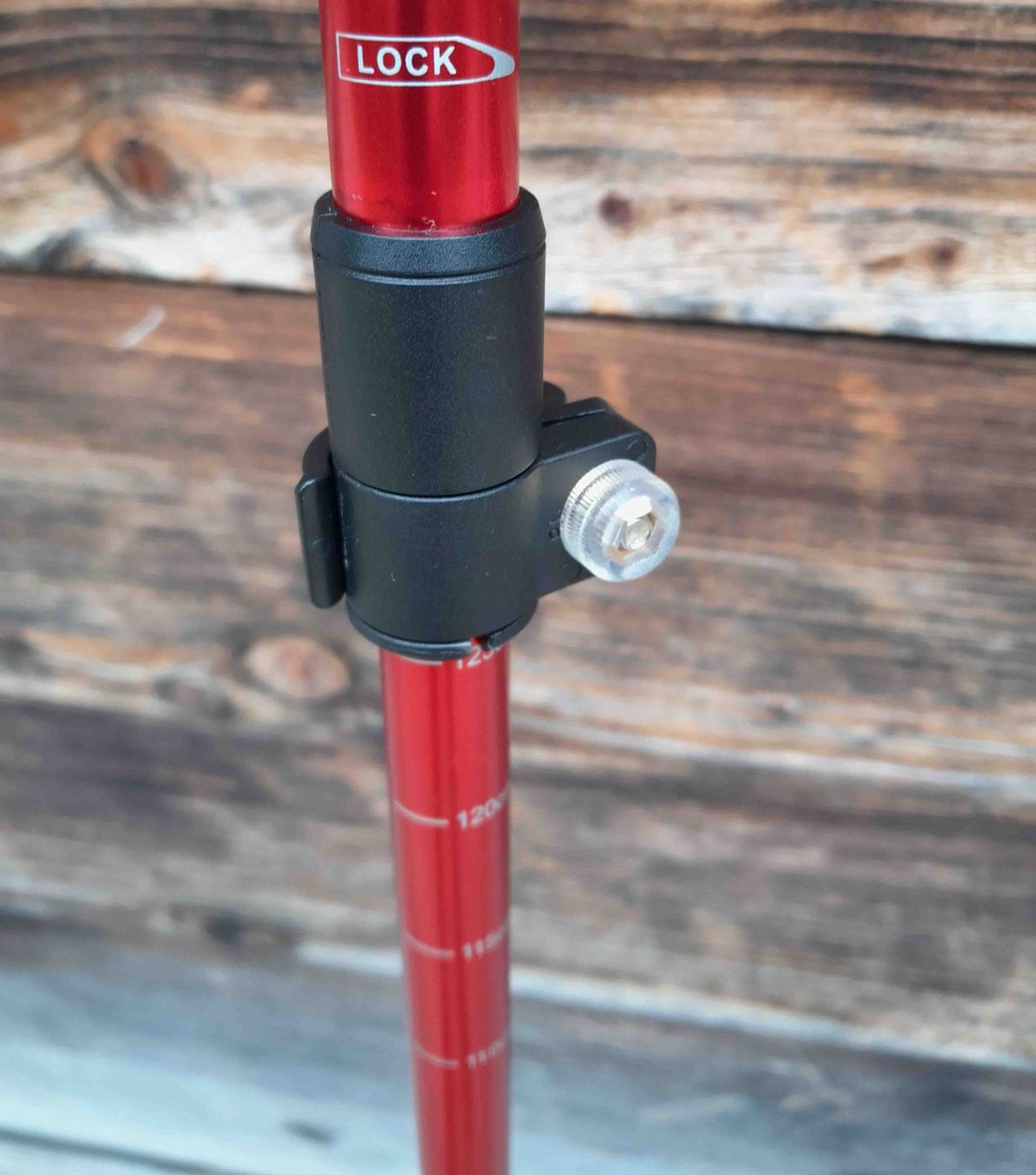Bastoncini da trekking: Bâtons de marche aluminium  COULEUR ROUGE – Nuovo e nell'imballaggio originale da Lausanne venduto da Polo07 1