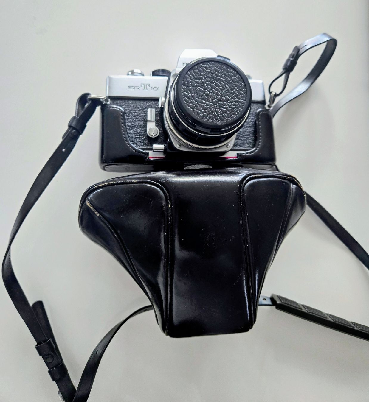 Minolta Fotocamera: Vintage Minolta SR 101 mit Zubehör – Usato da Aadorf venduto da Tirgram