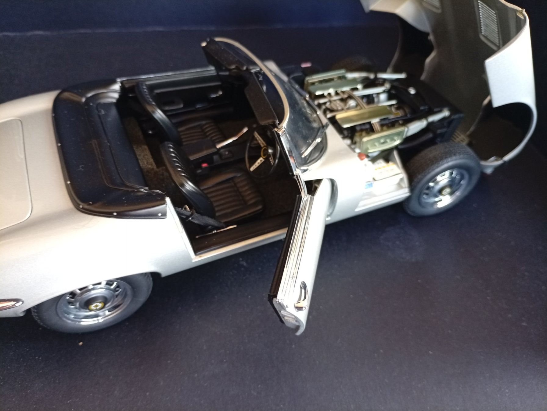 Autoart Modellini d'auto: Modellauto Jaguar E-Type silber 1:18 AUTOart super Zustand – Usato da Bolken venduto da ele_d5fx 4