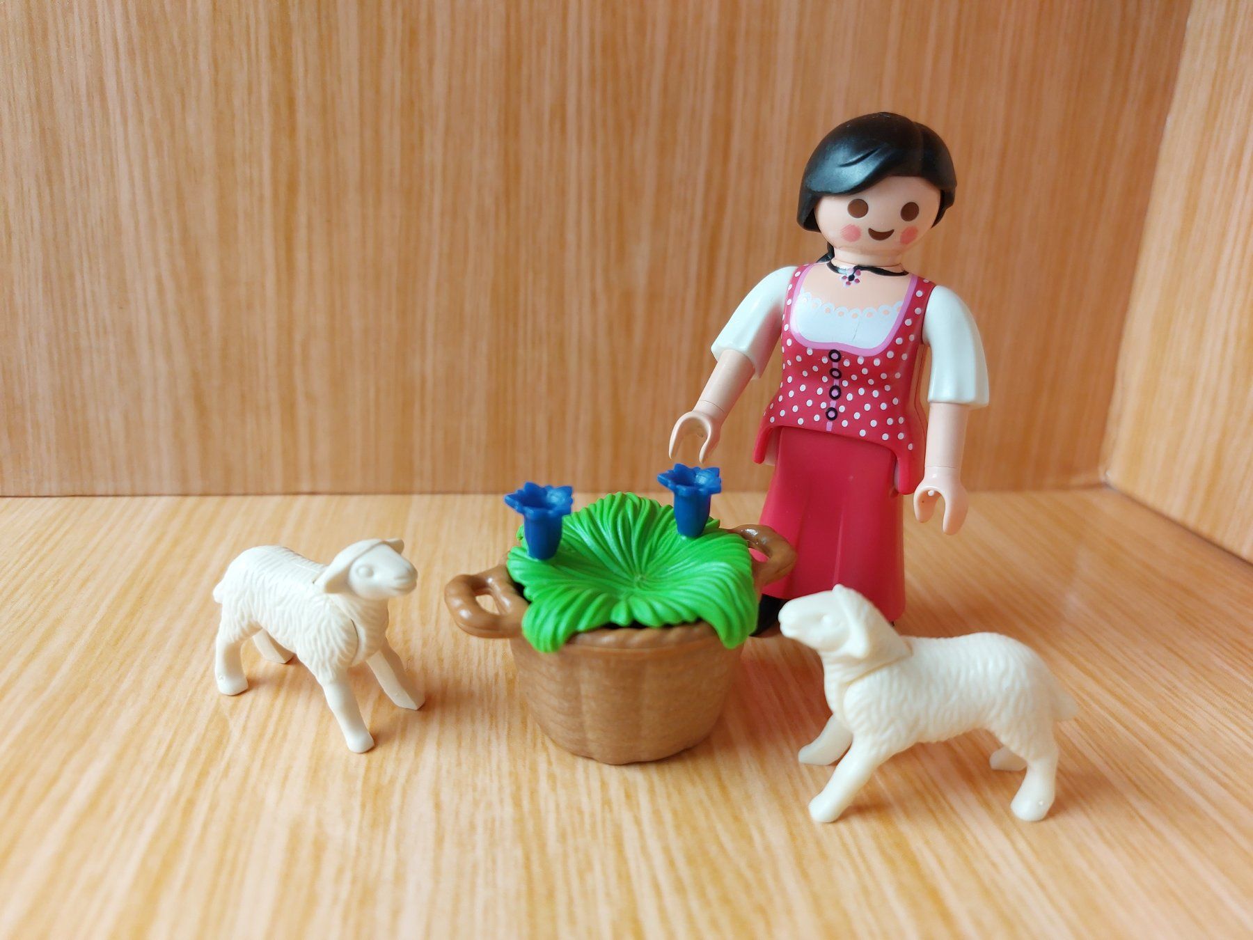 Playmobil Giocattoli: PLAYMOBIL Bäuerin mit Lämmern – Usato da Balterswil venduto da Steineparadies