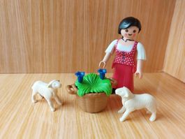 PLAYMOBIL Bäuerin mit Lämmern