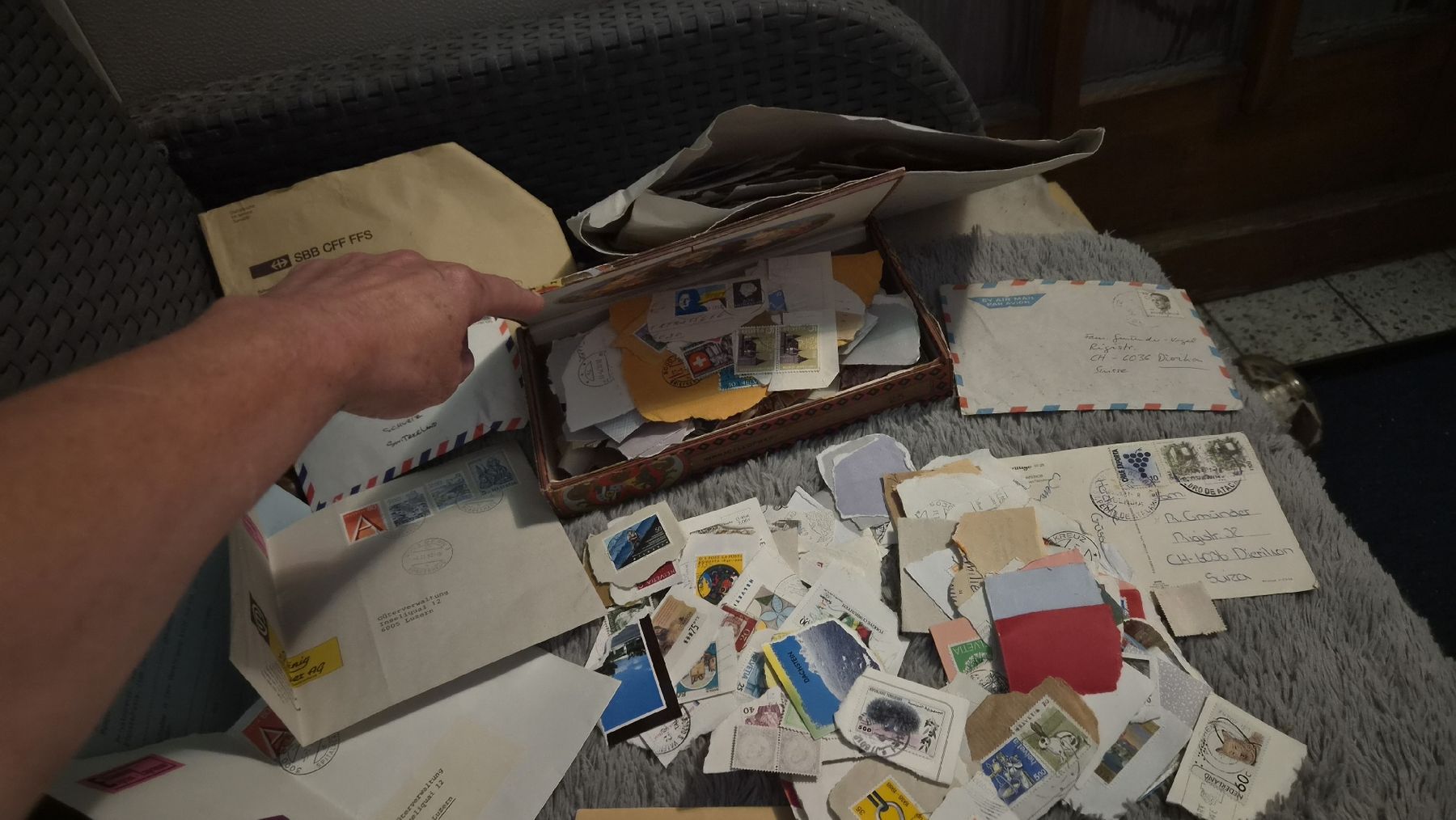 Tutti i francobolli: Briefmarken Konvolut  – Usato da Kölliken venduto da Upcycling-by-Mc-TAM