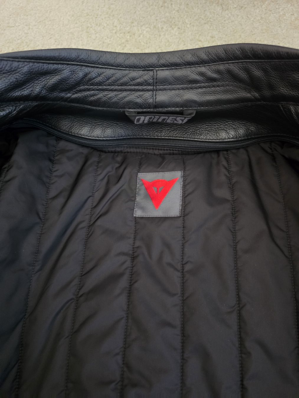 Dainese Giacche: Dainese Leather Motorcycle Jacket Size 50 Black – Usato da Schlieren venduto da JBalola 4