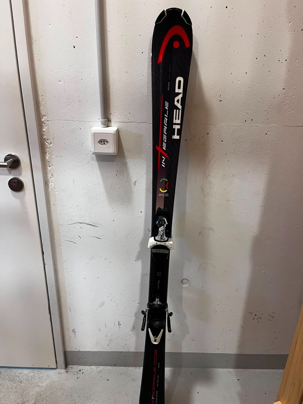 Head Skis: Ski 149 cm + Skischuhe 6.5 – Gebraucht aus Alpnach Dorf von cat_7zkv