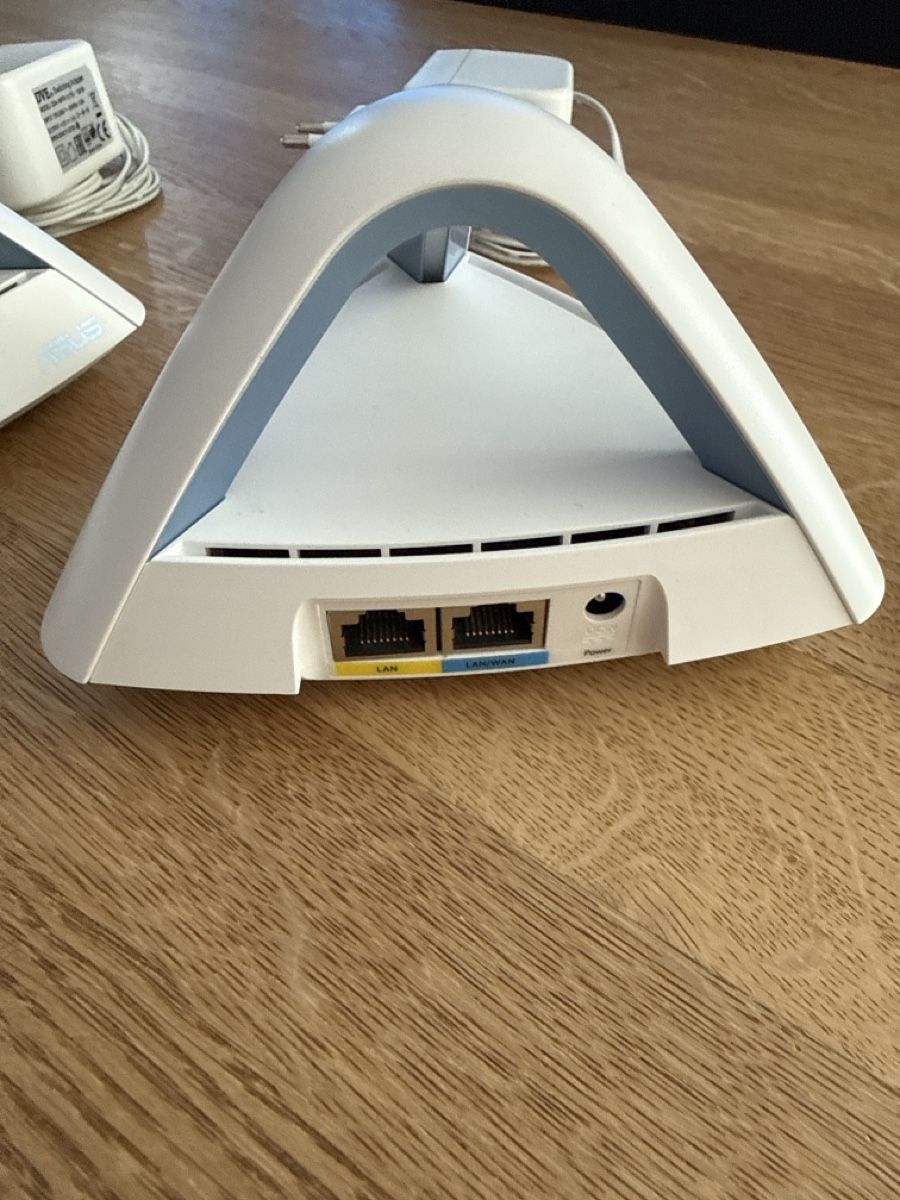 Asus Modem & Router: ASUS Lyra Trio AC1750 -3er-Set – Usato da Schaffhausen venduto da Pfurrisprutz 1