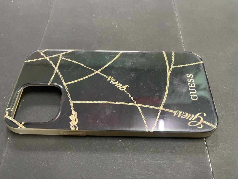 Guess Handyhülle Für IPhone 12 Pro Max 6,7 Zoll – Grau Mit Großem Metal-Logo
