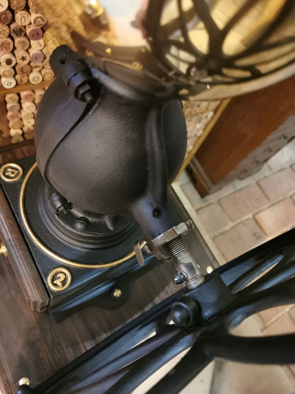 Elettrodomestici da cucina: Antike Kaffeemühle P.D.R mit Gestell – Usato da Wetzikon ZH venduto da Tothart 3