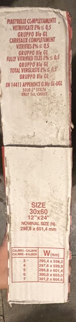 Rivestimenti per pavimenti: Diverse Keramikfliesen – Usato da Buchs AG venduto da SellAndBuyX 1