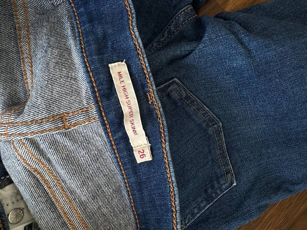 Jeans: Levis Skinny Jeans – Gebraucht aus Dietikon von mic_l9hy 1