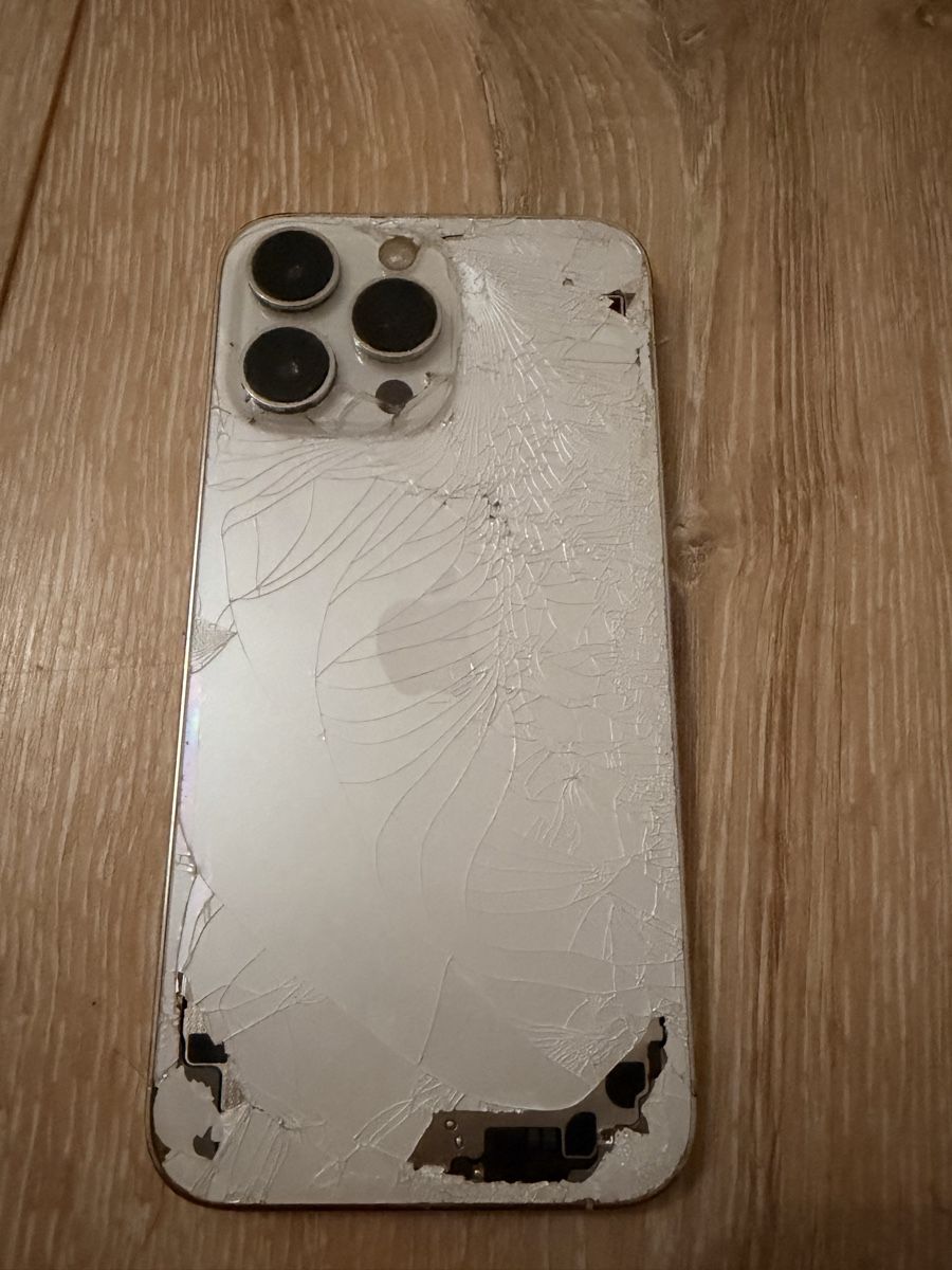 Apple Handys / Smartphones: iPhone 14 Pro Max  – Defekt aus Clèbes (Nendaz) von SprintMountain 1