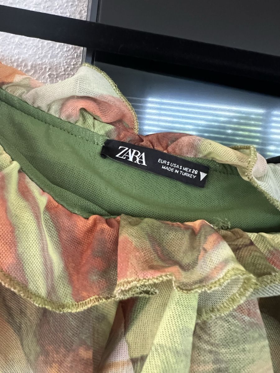 Zara Kleider: Zara Chiffon Rüschen Minikleid, Grösse S – Neu (gemäss Beschreibung) aus Baar von Lila2006 2
