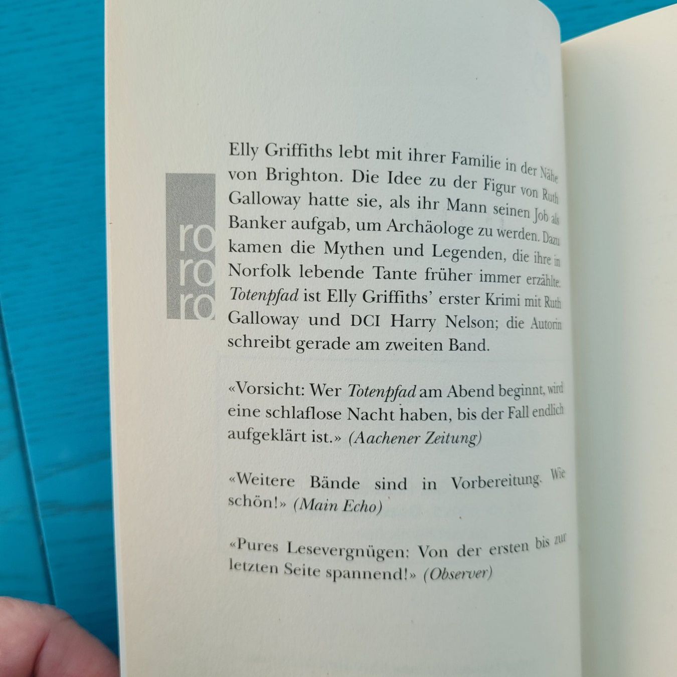 Libri: Elly Griffiths- Totenpfad / Thriller – Usato da SCHÜBELBACH venduto da CoKaHa 2
