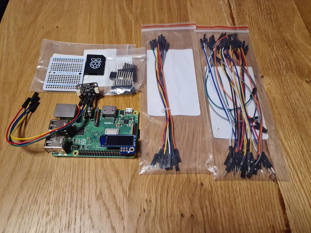 Raspberry Pi 3 B+ & i2c Pi OLED & BME680 Gas Sensor (Gebraucht) in ...