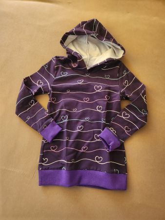 violetter Kaputzenpulli mit Herzen, Gr. 98/104, handmade