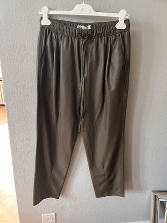 Kunstleder Hose Zara, Gr. 36, braun