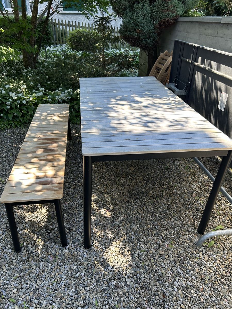 Tavoli: Gartentisch mit Bank aus Holz – Usato da Rorschach venduto da Smintine