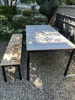 Gartentisch mit Bank aus Holz