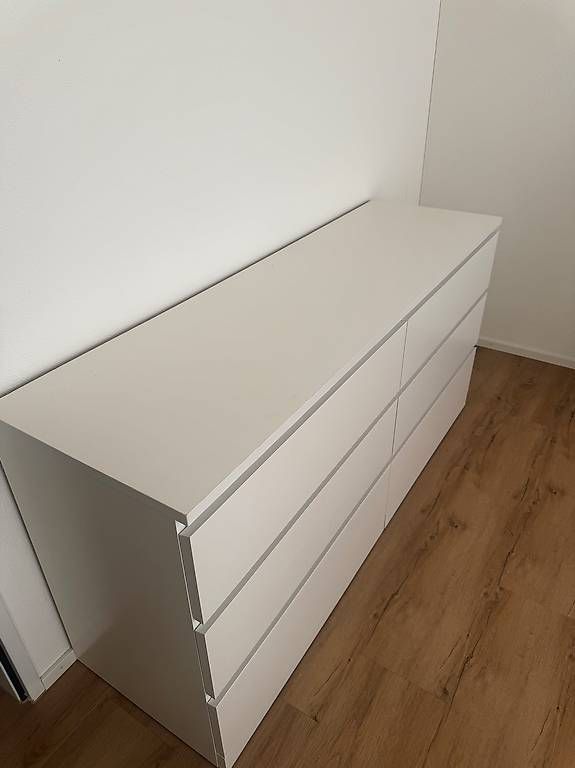 Cassettiere: MALM Kommode mit 6 Schubladen  – Usato da Romanshorn venduto da ale_q6yc 1