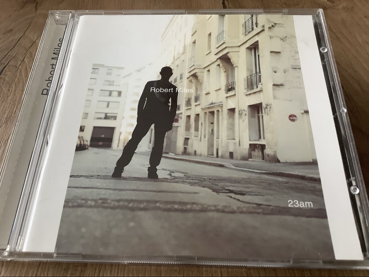 CD: Robert Miles - 23am (CD) – Usato da herzogenbuchsee venduto da HIFIANER