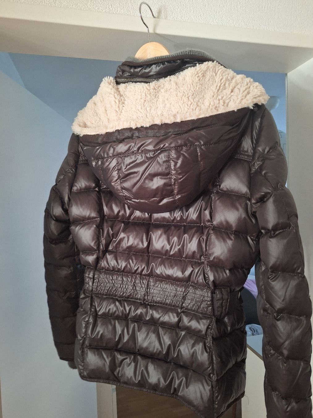 Vestes: Daunenjacke – D'occasion à Mumpf par SwissDi 1