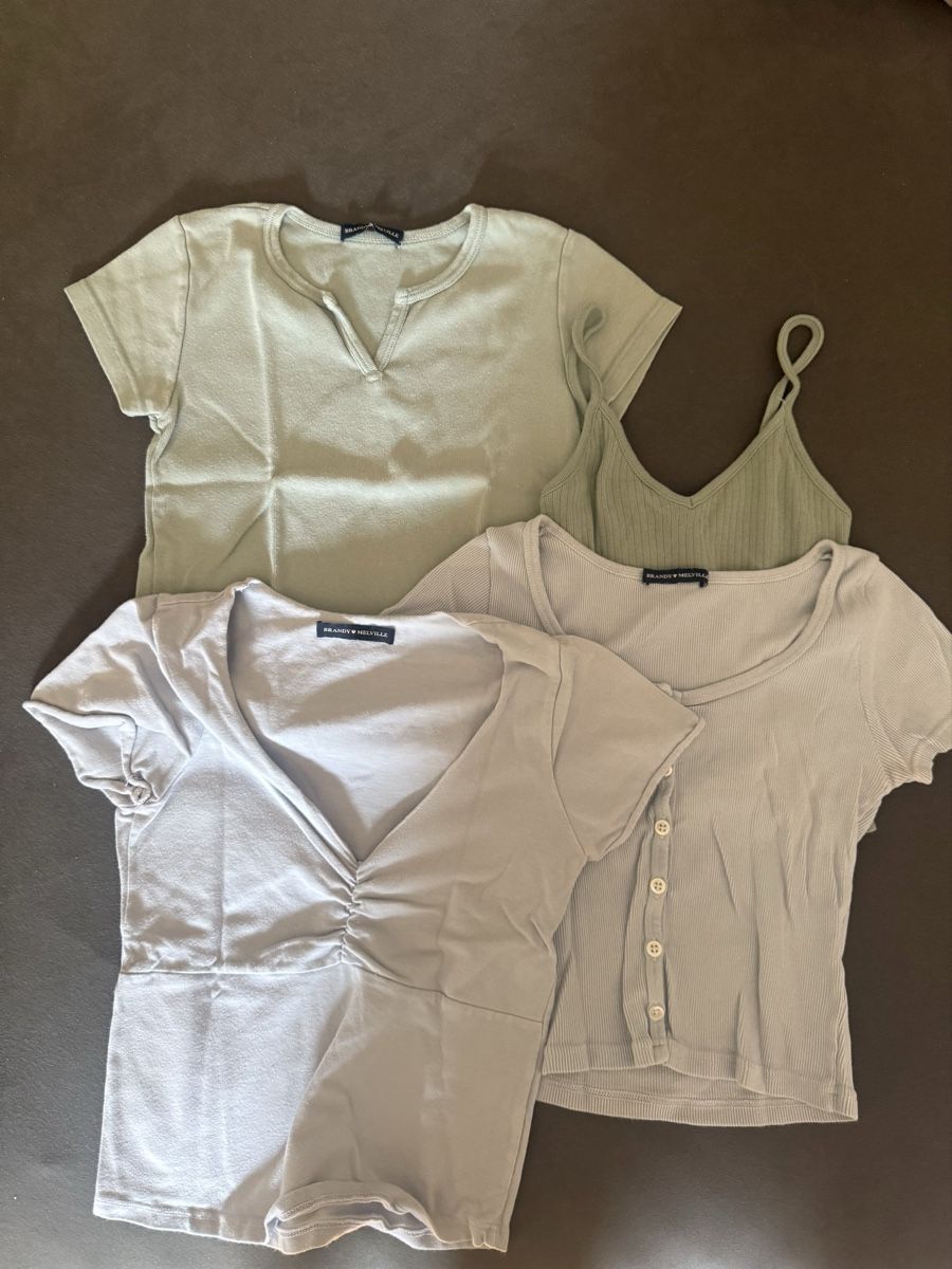 Brandy Melville Top: Brand Melville top – Usato da La Croix (Lutry) venduto da oxa_fvy6
