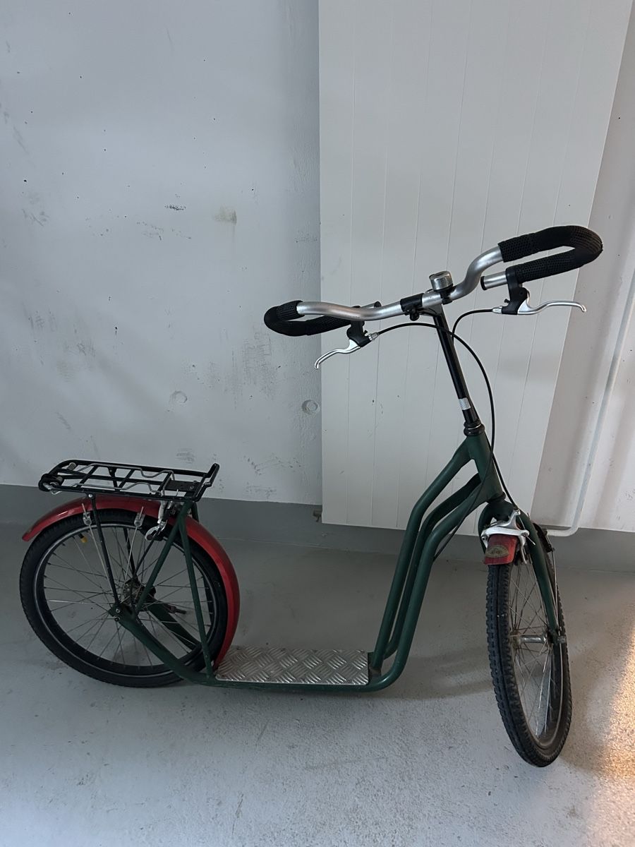 Véhicules pour enfants: Trottinett – D'occasion à Stettlen par Bayu