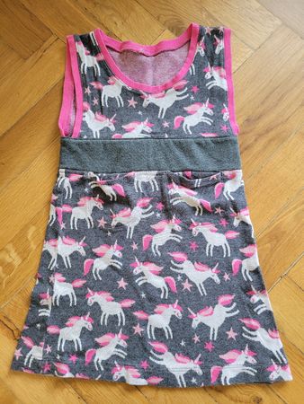Kleid Handmade aus Bio-Baumwolle.mit Einhörnern Gr. 116