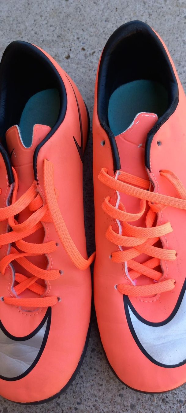 Chaussures garçon: Fussball Hallenschuh – D'occasion à Ruswil par bar_pm8k 1
