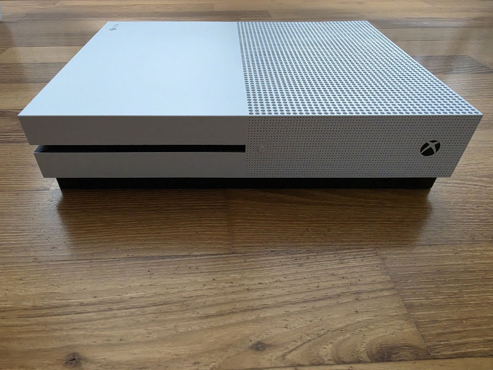 Microsoft Console: Microsoft Xbox One S mit 365 GB, Controller und Spiel – Usato da Bassersdorf venduto da TheBrake 1