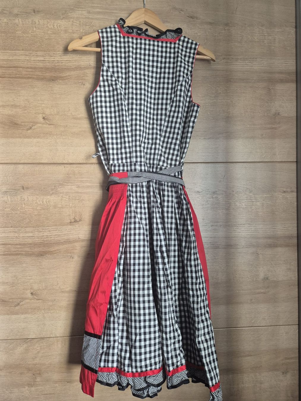 Kleider: Landhaus Dirndl  – Gebraucht aus Rheinau von Jackandjones01 1