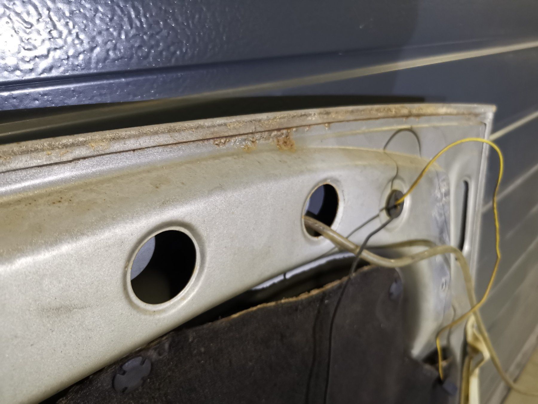Alfa Romeo Tutti pezzi di ricambio auto: GTV 6 Motorhaube silber – Usato da Thalwil venduto da Joker690 3