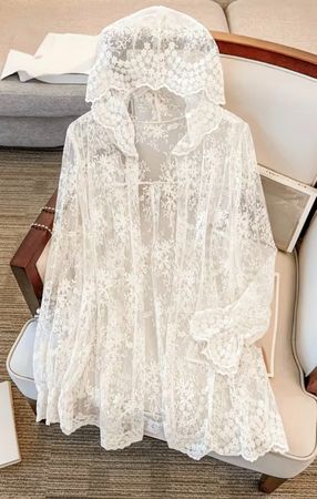 Veste en dentelle blanc cassé à capuche taille L / XL neuf
