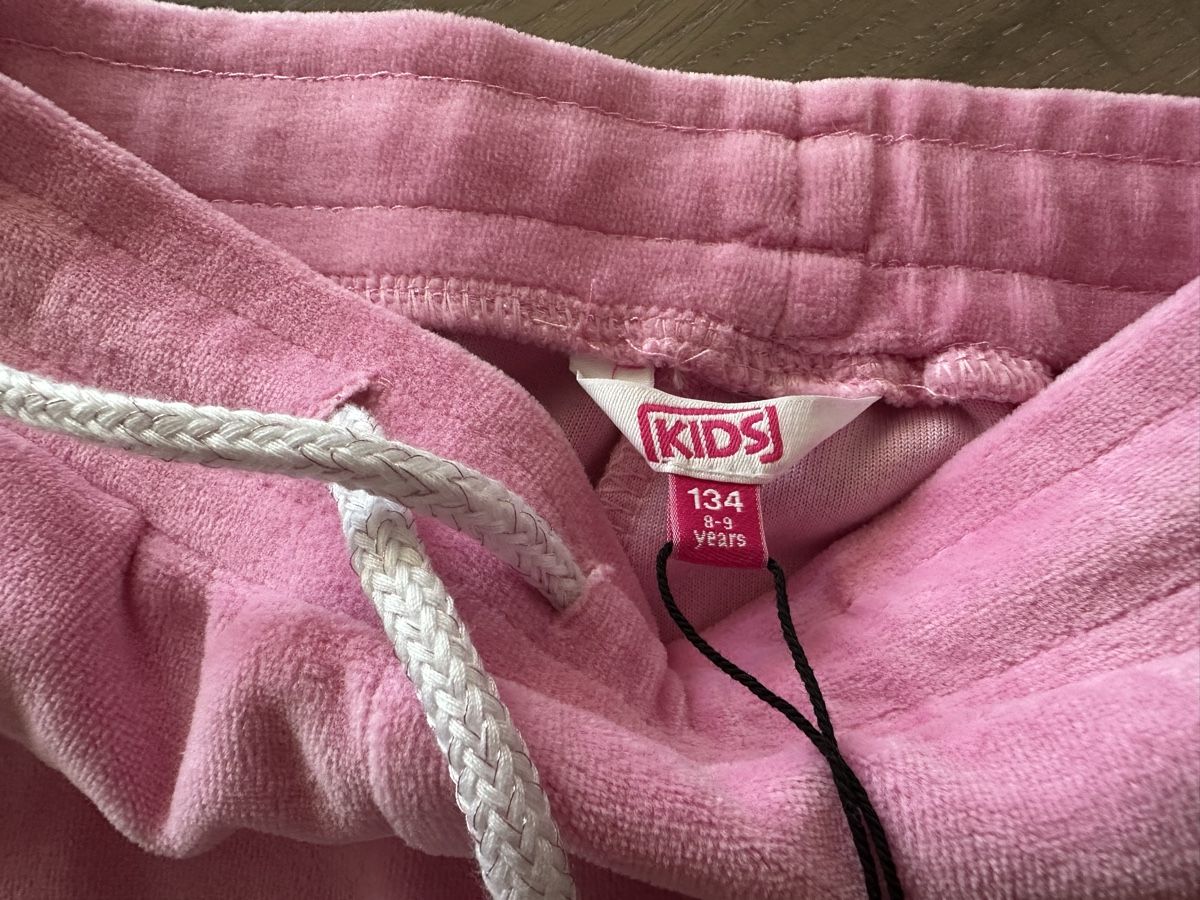 Pantaloni: Neue Mädchen Jogginghose Gr. 134 pink – Nuovo e nell'imballaggio originale da Safenwil venduto da Whoopie1 3