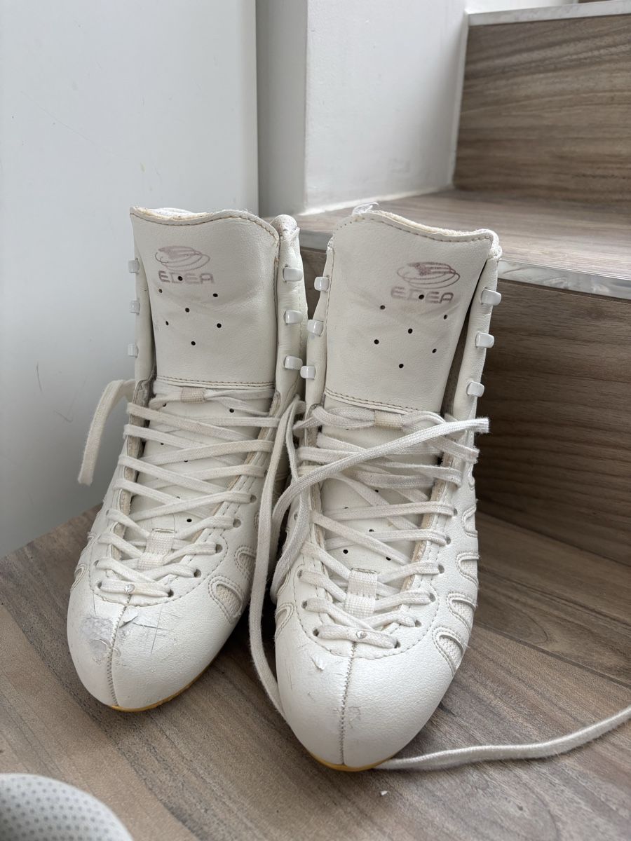 Edea Pattini da ghiaccio: Edea Piano Eiskunstlaufschuhe, Gr. 250B – Usato da Dielsdorf venduto da ncgarasi 2