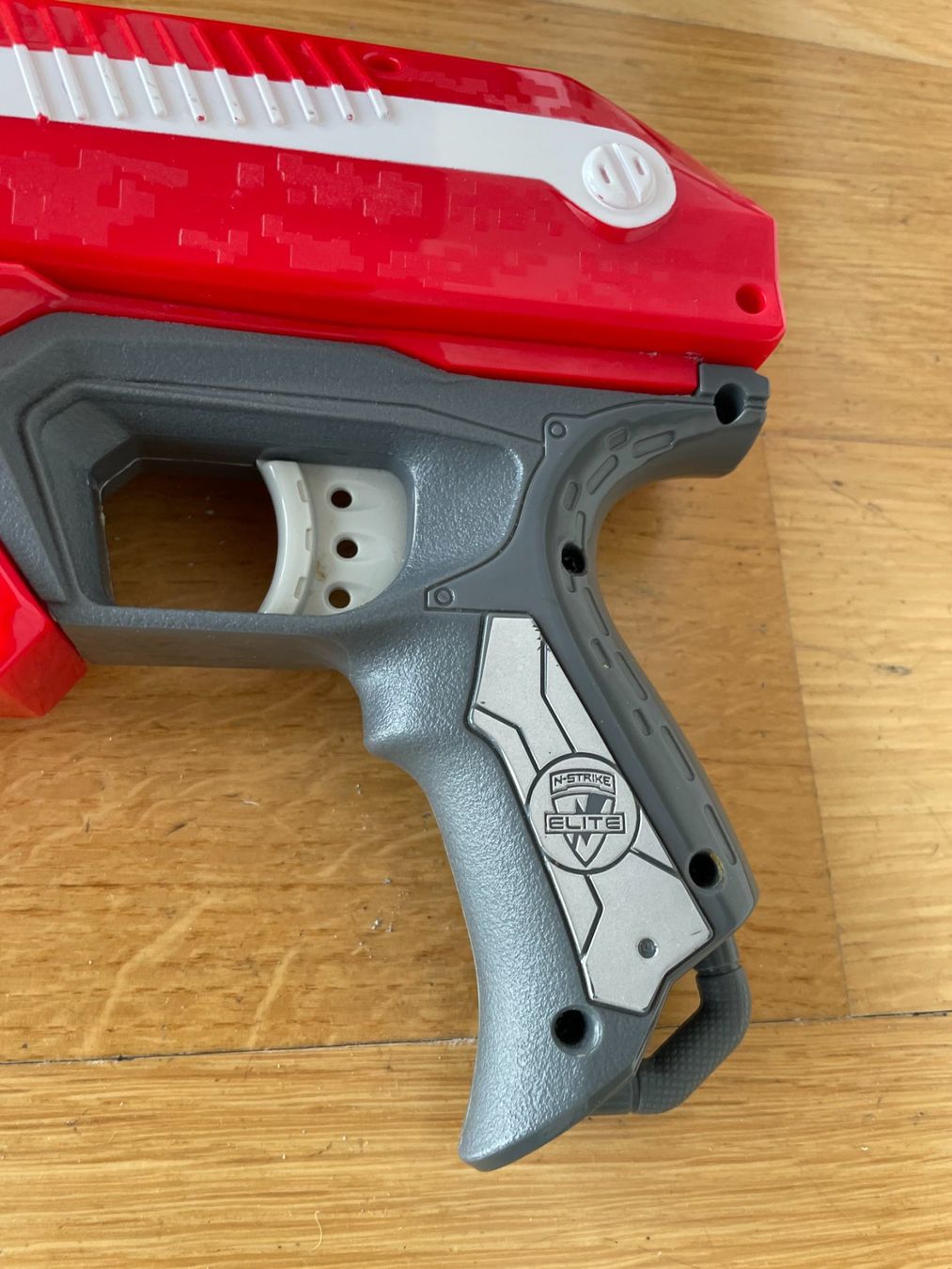 Nerf Giocattoli: Deux pistolets Nerf - Magnus et Cyclone Shock – Usato da Petit Lancy venduto da gil_hr6v 6