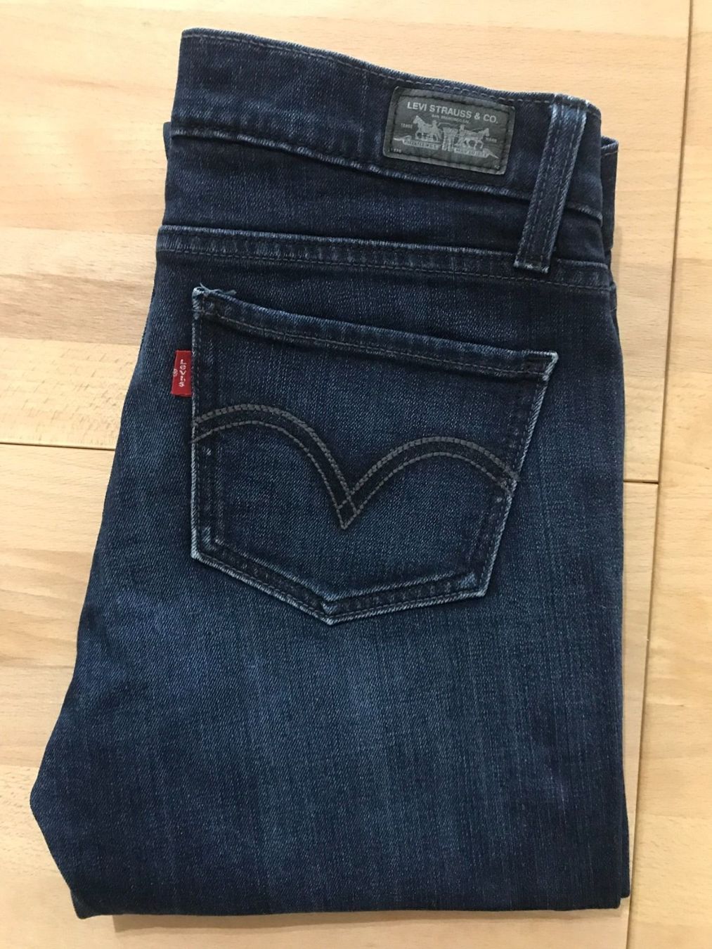 Levi's Jeans: Levis 524 taille 37 – Usato da Meyrin venduto da dijin