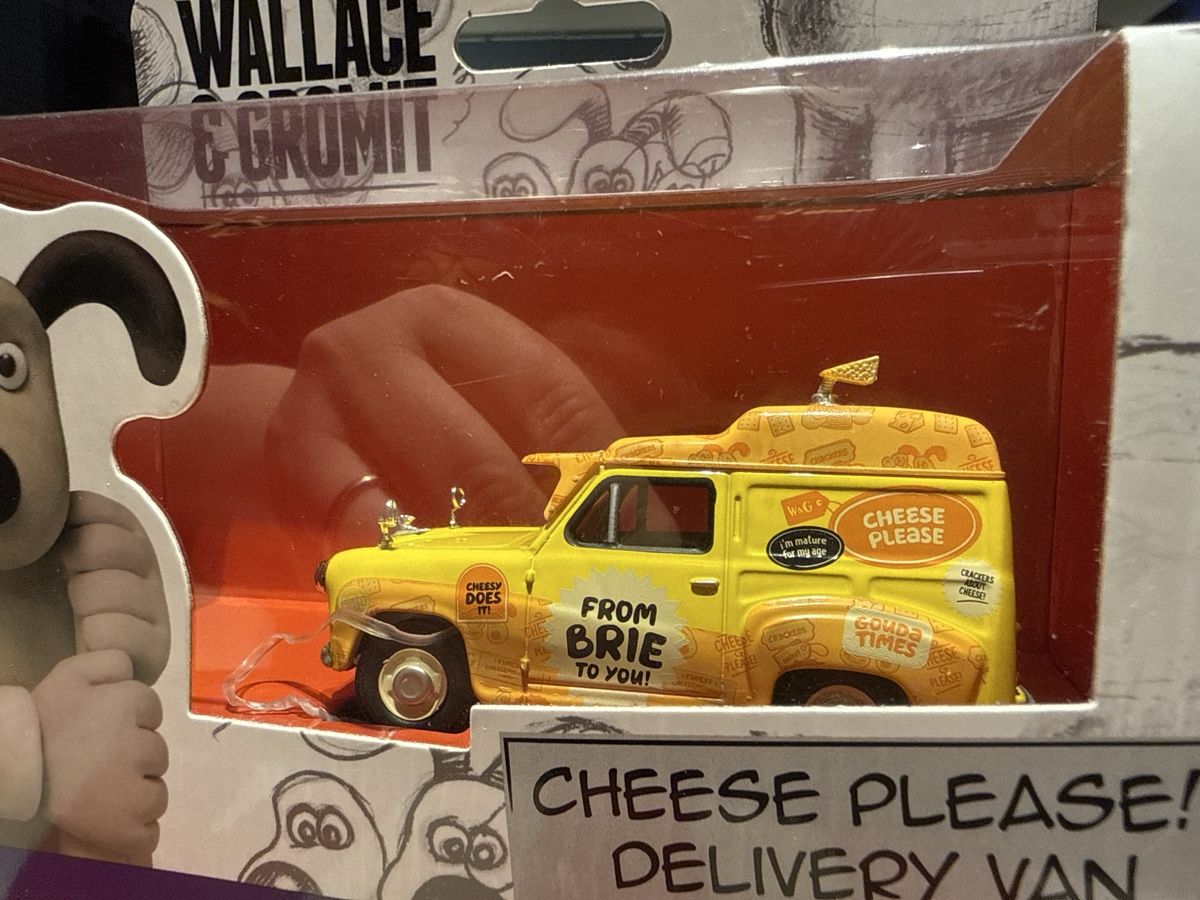 Corgi Toys Voitures modèles: Wallace & Gromit Corgi Cheese Please Delivery Van  – Neuf avec emballage d'origine à Basel par Zomeg 7