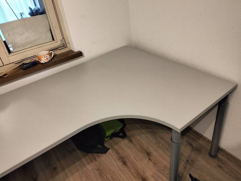 Schreibtische: Büro Tisch und Korpus – Gebraucht aus Zetzwil von chr_ng2b 2