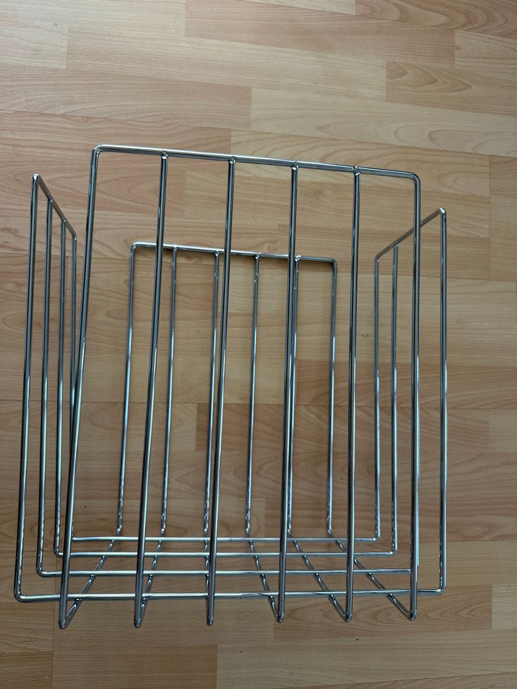 Sonstige Dekorationen & Accessoires: Zeitungssammler Aluminium stabil – Gebraucht aus Niederglatt ZH von Polobunny 2